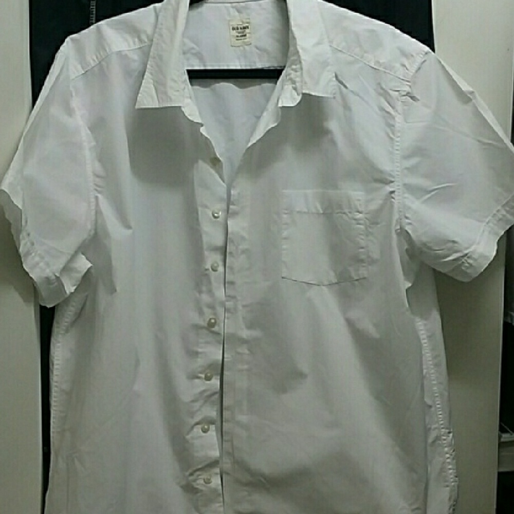 Old Navy Men's white shirt